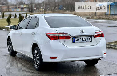 Седан Toyota Corolla 2014 в 