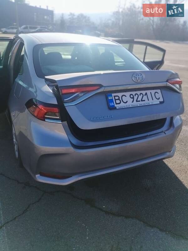 Седан Toyota Corolla 2019 в Черновцах