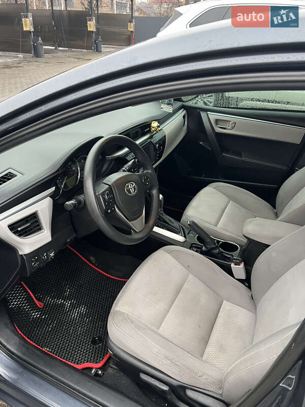 Седан Toyota Corolla 2015 в Днепре