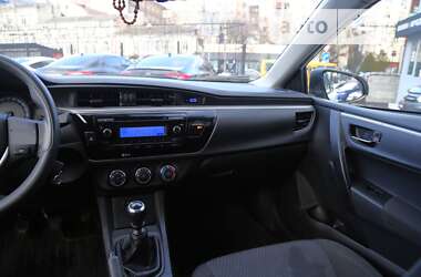 Седан Toyota Corolla 2016 в Києві