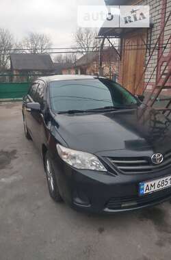 Седан Toyota Corolla 2010 в Звягелі