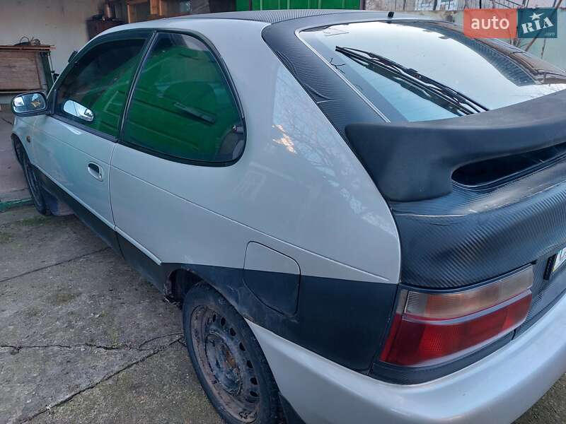 Хетчбек Toyota Corolla 1996 в Чернівцях