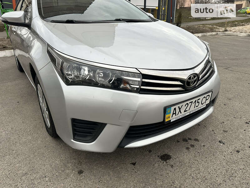 Седан Toyota Corolla 2014 в Харькове