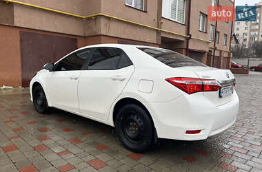 Седан Toyota Corolla 2014 в Ивано-Франковске