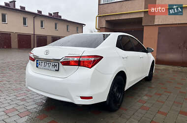 Седан Toyota Corolla 2014 в Ивано-Франковске