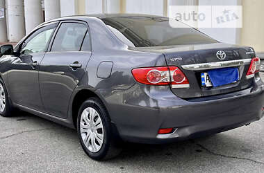 Седан Toyota Corolla 2012 в Желтых Водах