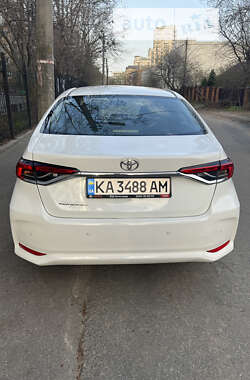 Седан Toyota Corolla 2020 в Киеве