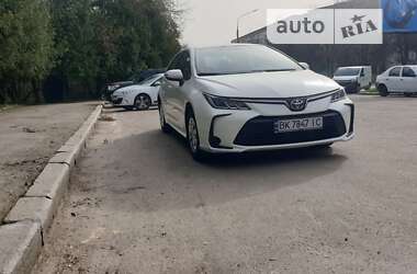 Седан Toyota Corolla 2021 в Ровно