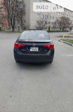 Седан Toyota Corolla 2018 в Харькове
