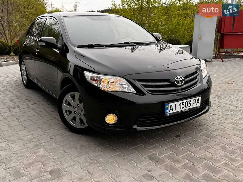 Седан Toyota Corolla 2011 в Києві
