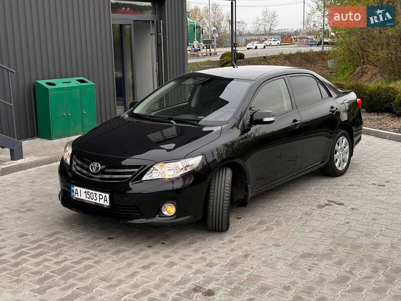 Седан Toyota Corolla 2011 в Києві