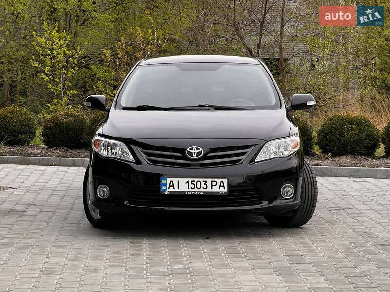 Седан Toyota Corolla 2011 в Киеве