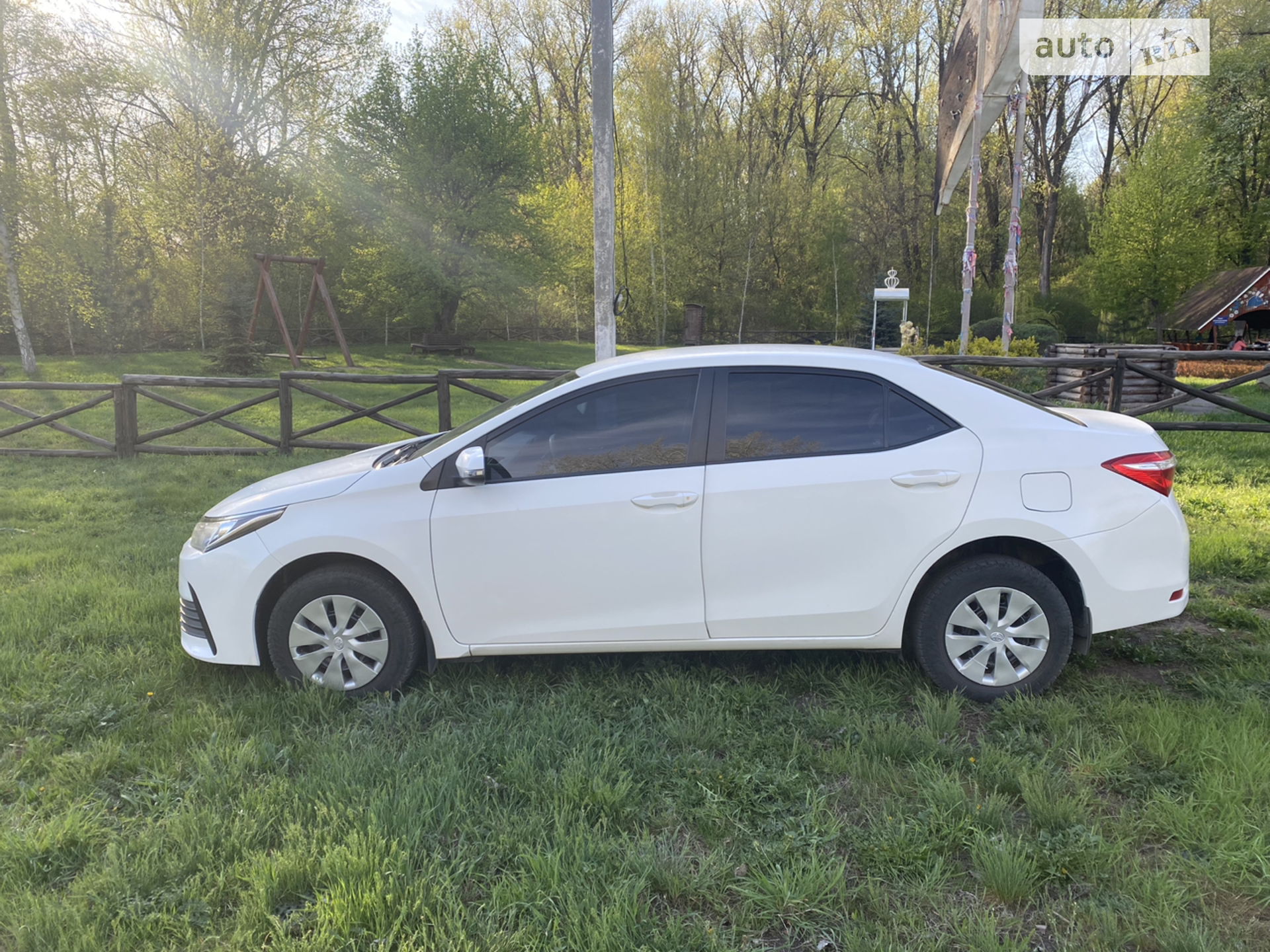 2017 Toyota Corolla - мініатюра 2