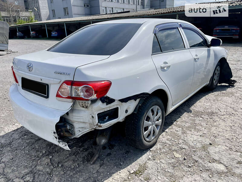 Седан Toyota Corolla 2010 в Дніпрі