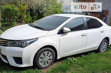 Седан Toyota Corolla 2013 в Стрые