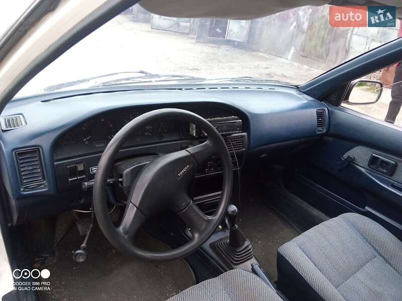 Хэтчбек Toyota Corolla 1987 в Каменском