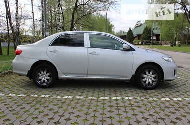 Седан Toyota Corolla 2012 в Києві