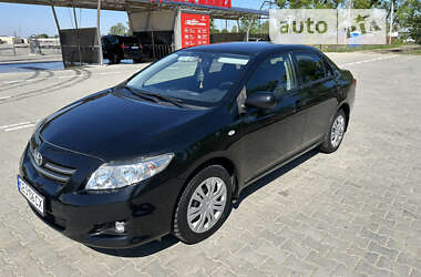 Седан Toyota Corolla 2008 в Черновцах