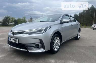 Седан Toyota Corolla 2017 в Киеве