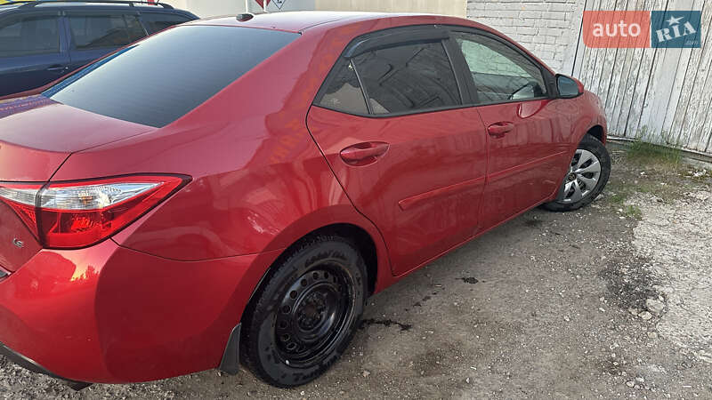 Седан Toyota Corolla 2014 в Києві