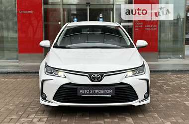 Седан Toyota Corolla 2019 в Киеве