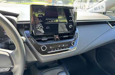 Седан Toyota Corolla 2019 в Полтаве