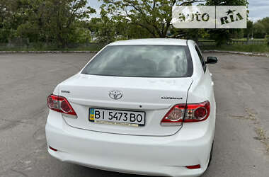 Седан Toyota Corolla 2012 в Хороле