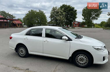 Седан Toyota Corolla 2012 в Хороле