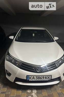 Седан Toyota Corolla 2013 в Киеве