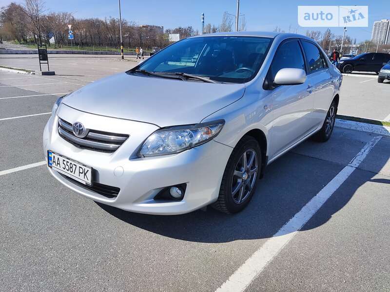 Седан Toyota Corolla 2008 в Києві