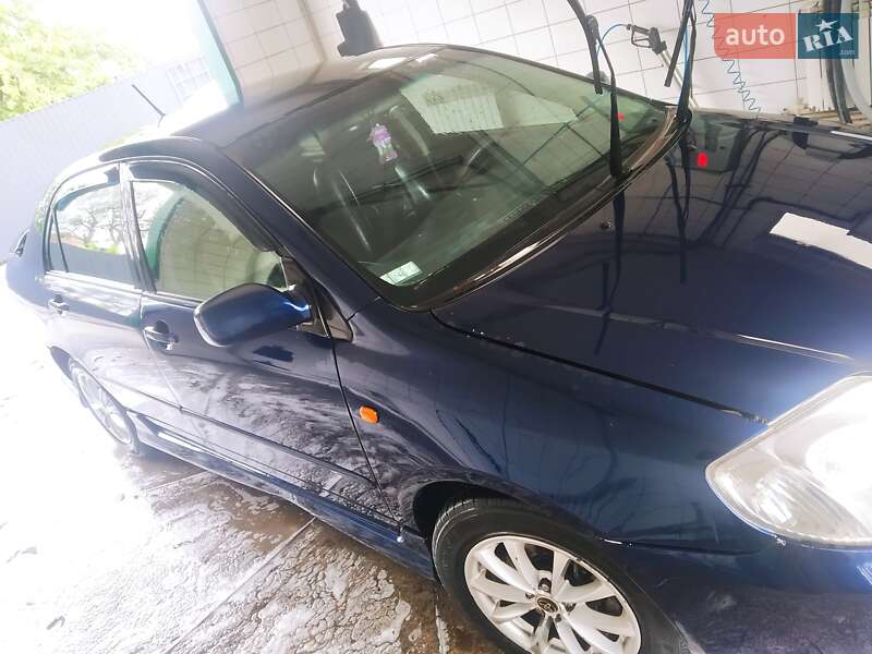 Седан Toyota Corolla 2004 в Кропивницькому