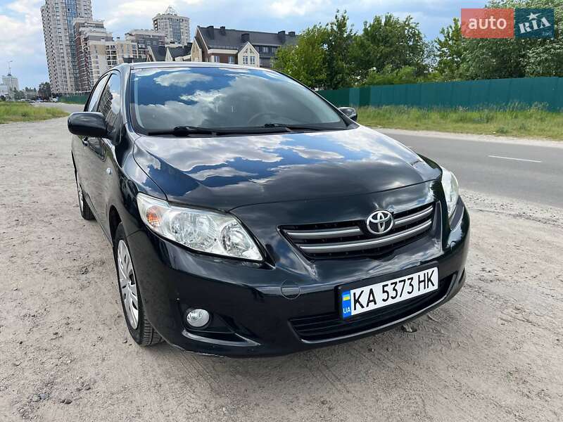 Седан Toyota Corolla 2008 в Киеве