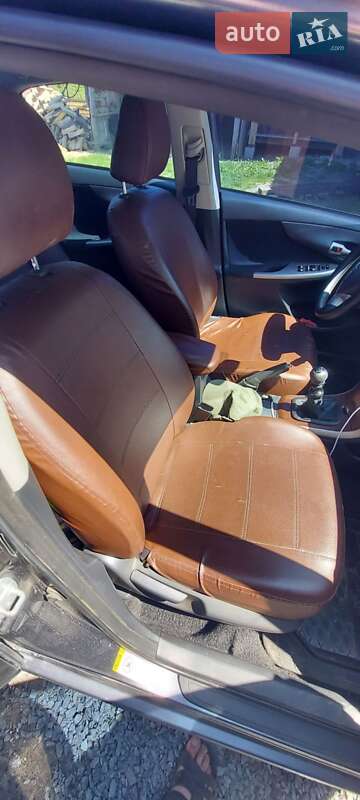 Седан Toyota Corolla 2008 в Бродах