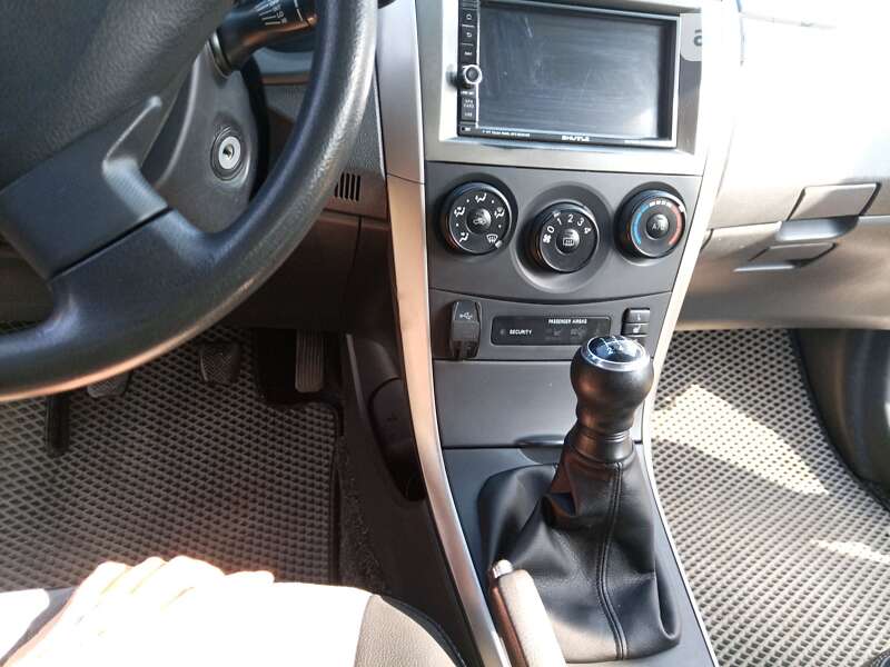 Седан Toyota Corolla 2007 в Шостке