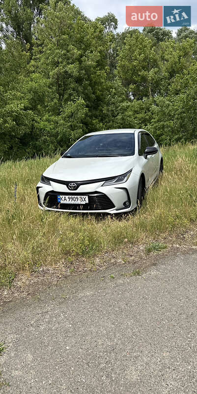 Седан Toyota Corolla 2021 в 