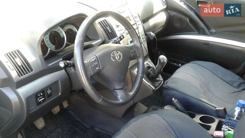 Хэтчбек Toyota Corolla 2005 в Прилуках