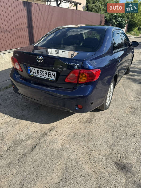 Седан Toyota Corolla 2008 в Киеве