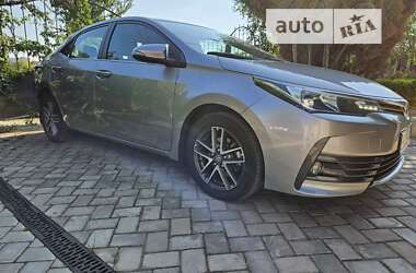 Седан Toyota Corolla 2018 в Житомире