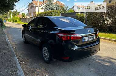 Седан Toyota Corolla 2015 в Києві