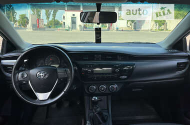 Седан Toyota Corolla 2013 в Виннице