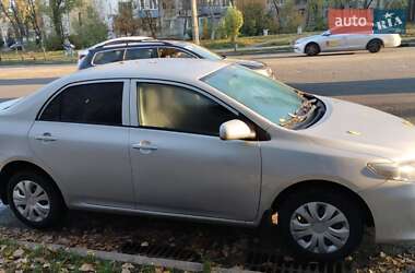 Седан Toyota Corolla 2013 в 