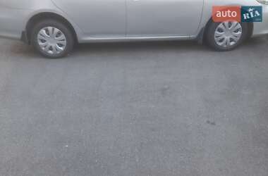Седан Toyota Corolla 2013 в 