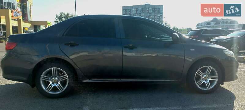 Седан Toyota Corolla 2007 в Рівному