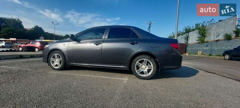 Седан Toyota Corolla 2007 в Рівному