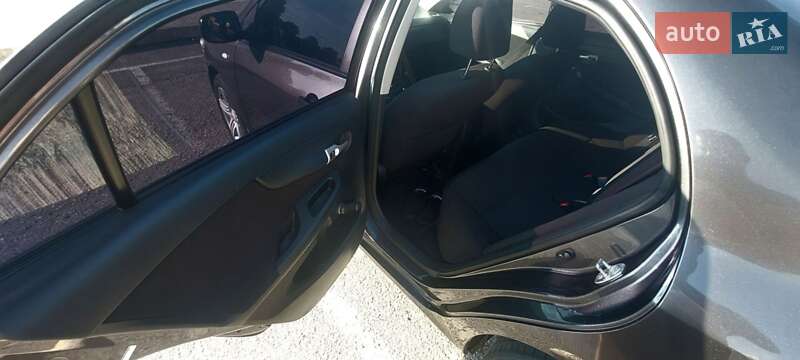 Седан Toyota Corolla 2007 в Рівному