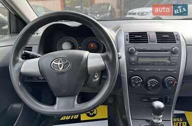 Седан Toyota Corolla 2010 в 