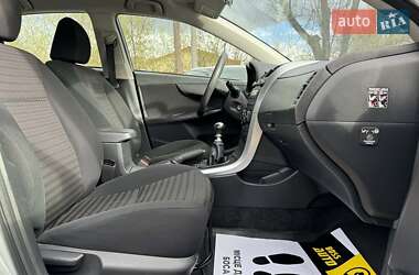 Седан Toyota Corolla 2010 в 