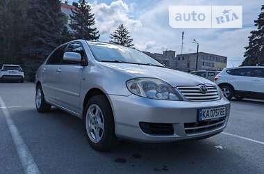 Седан Toyota Corolla 2004 в Києві