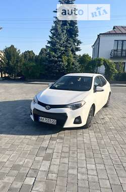 Седан Toyota Corolla 2015 в Бродах