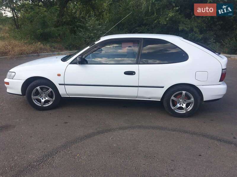 Хэтчбек Toyota Corolla 1995 в Березовке